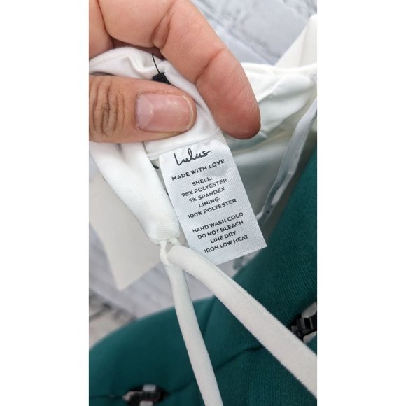 Lulus Women Ivory Halter Open Back Tie Crop Top Y2K Beach Minimalist Size M NWT - Picture 8 of 9